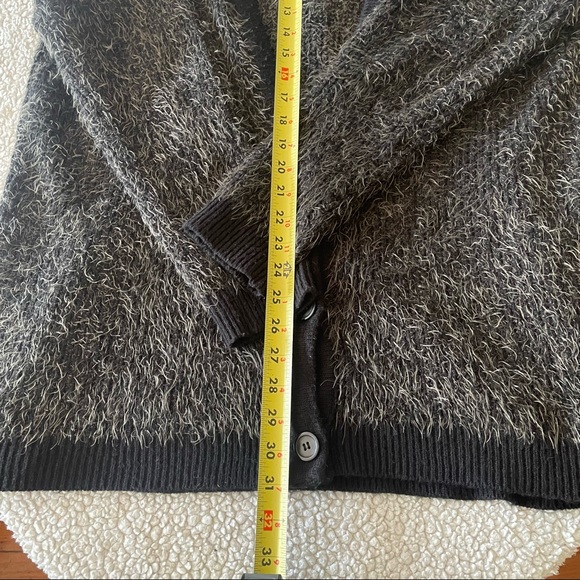 Very soft and cozy EUC cardigan. - Picture 5 of 8